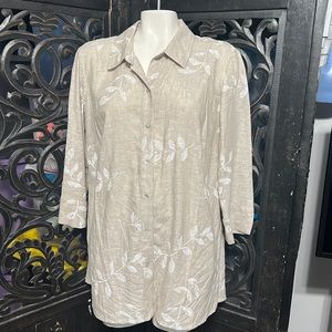 Susan Graver Khaki & White Floral Linen Blend Button Up Blouse / Shirt / Top.